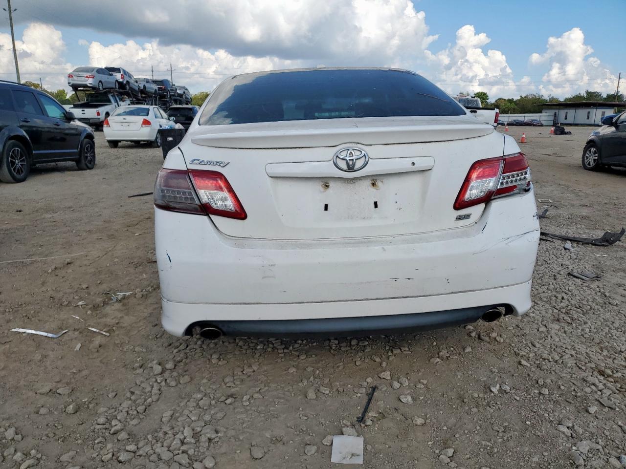2011 TOYOTA CAMRY