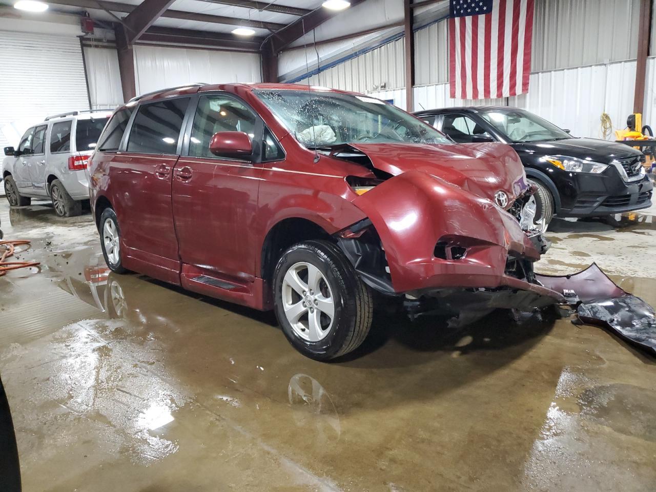 2014 TOYOTA SIENNA