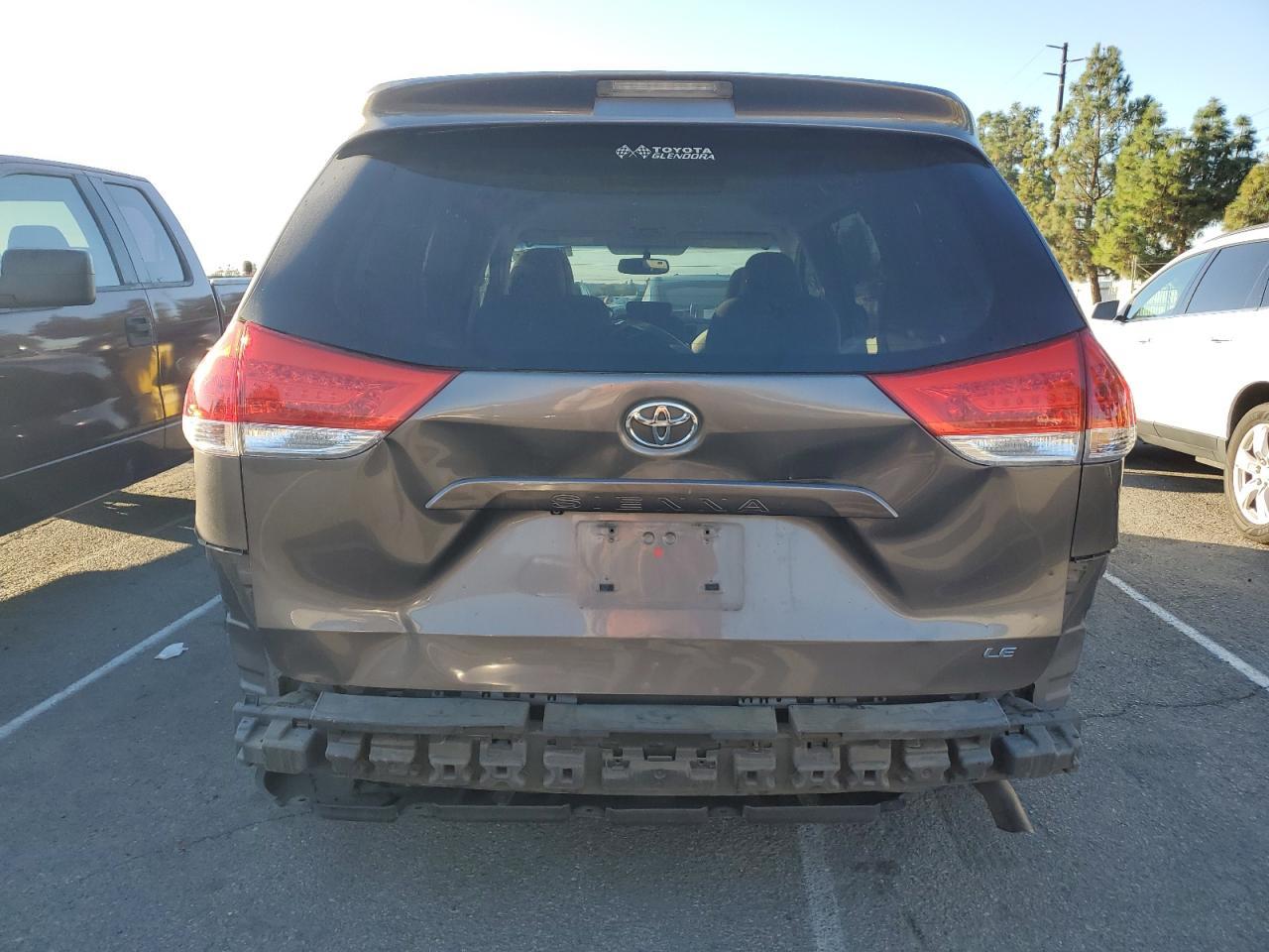 2014 TOYOTA SIENNA