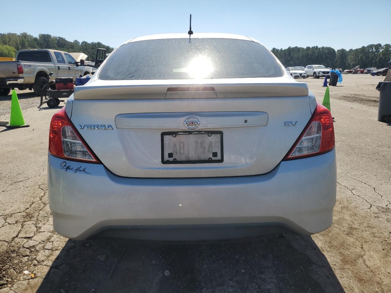 2018 NISSAN VERSA