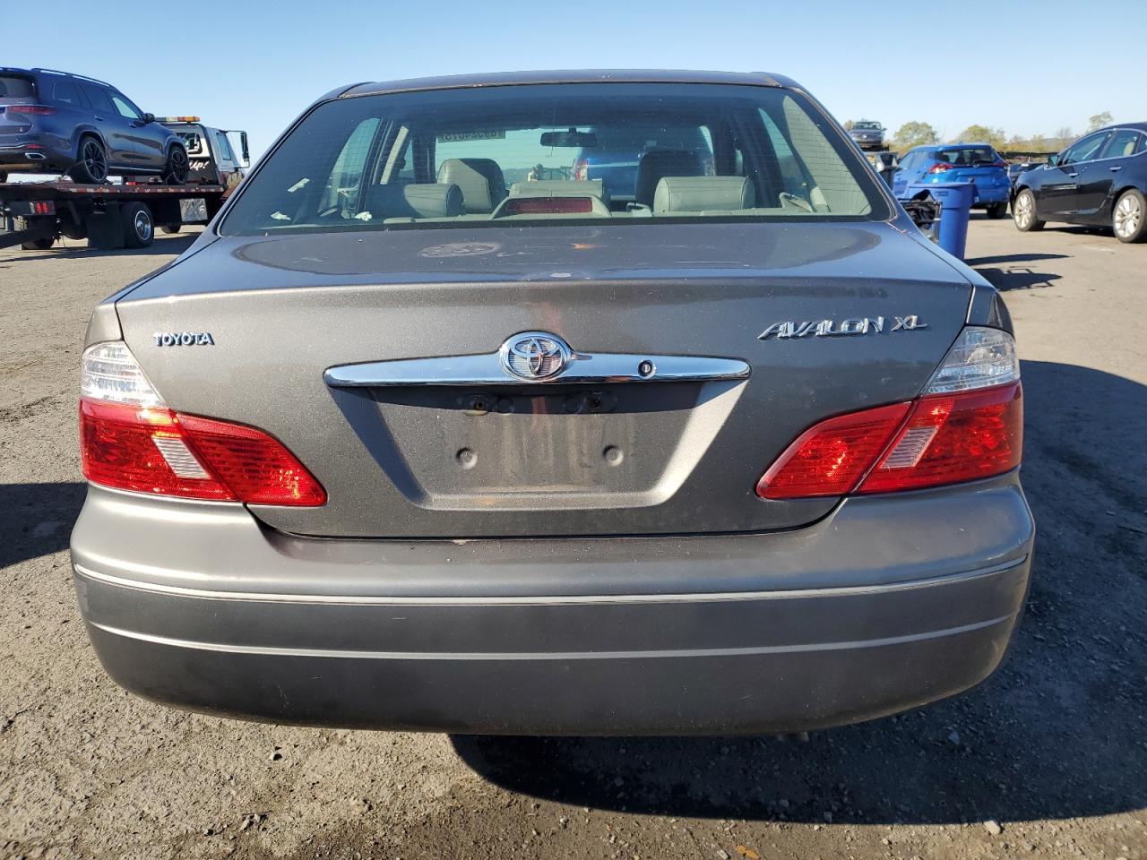 2004 TOYOTA Avalon