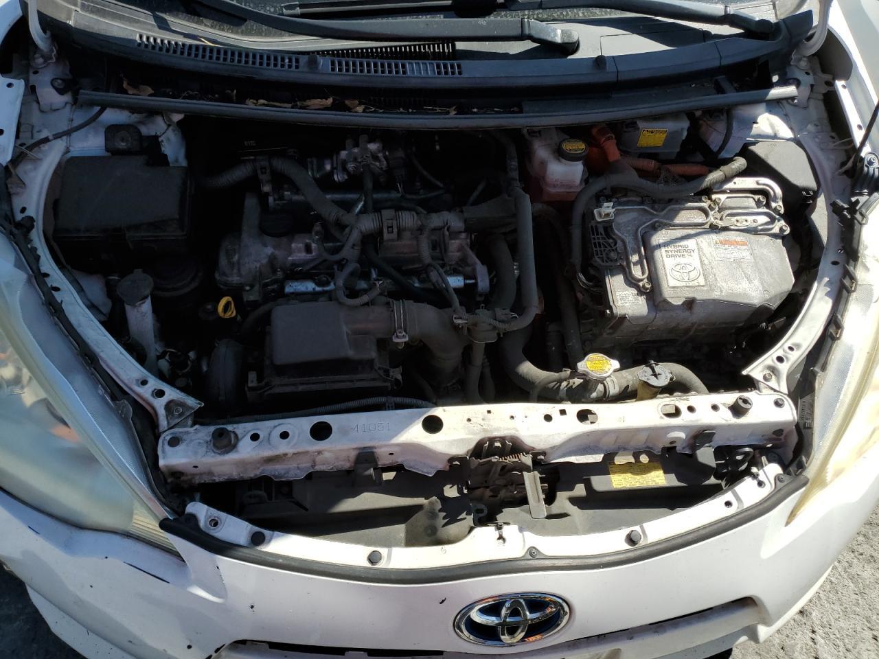 2013 TOYOTA Prius c