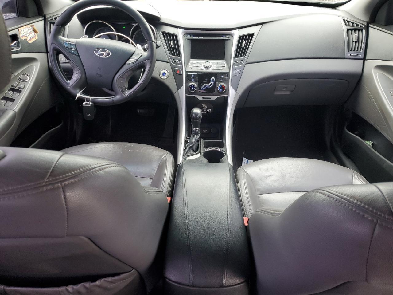 2011 HYUNDAI SONATA