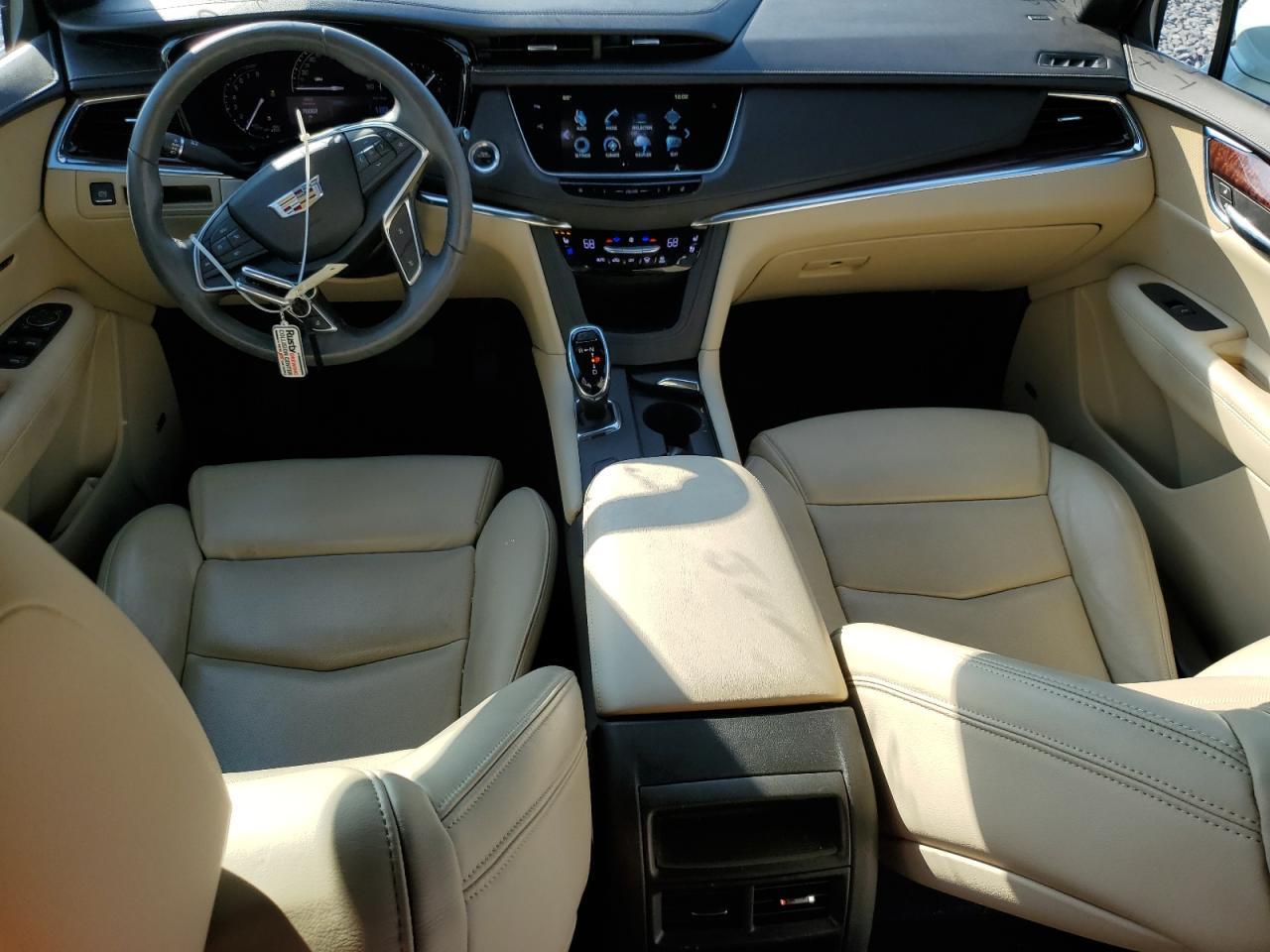 2017 CADILLAC XT5