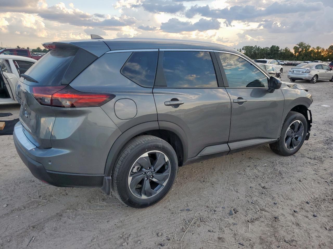 2025 NISSAN ROGUE