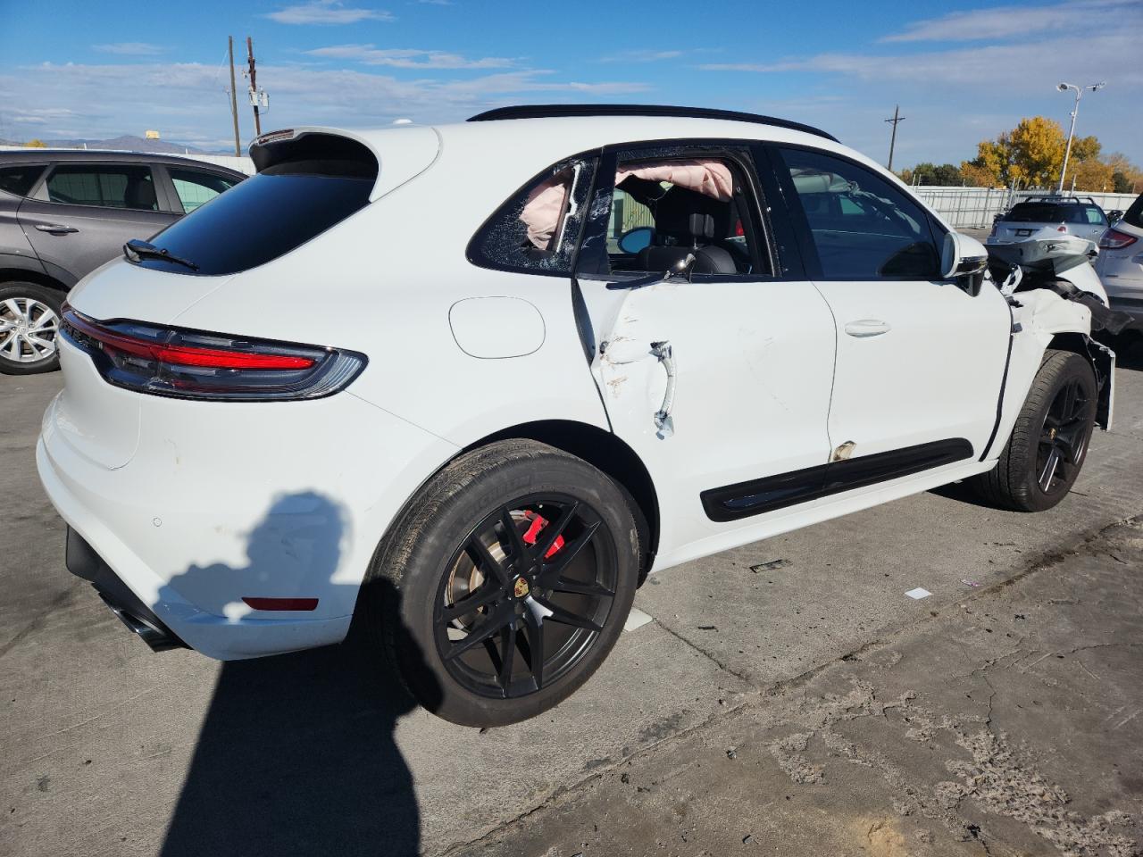 2025 PORSCHE Macan
