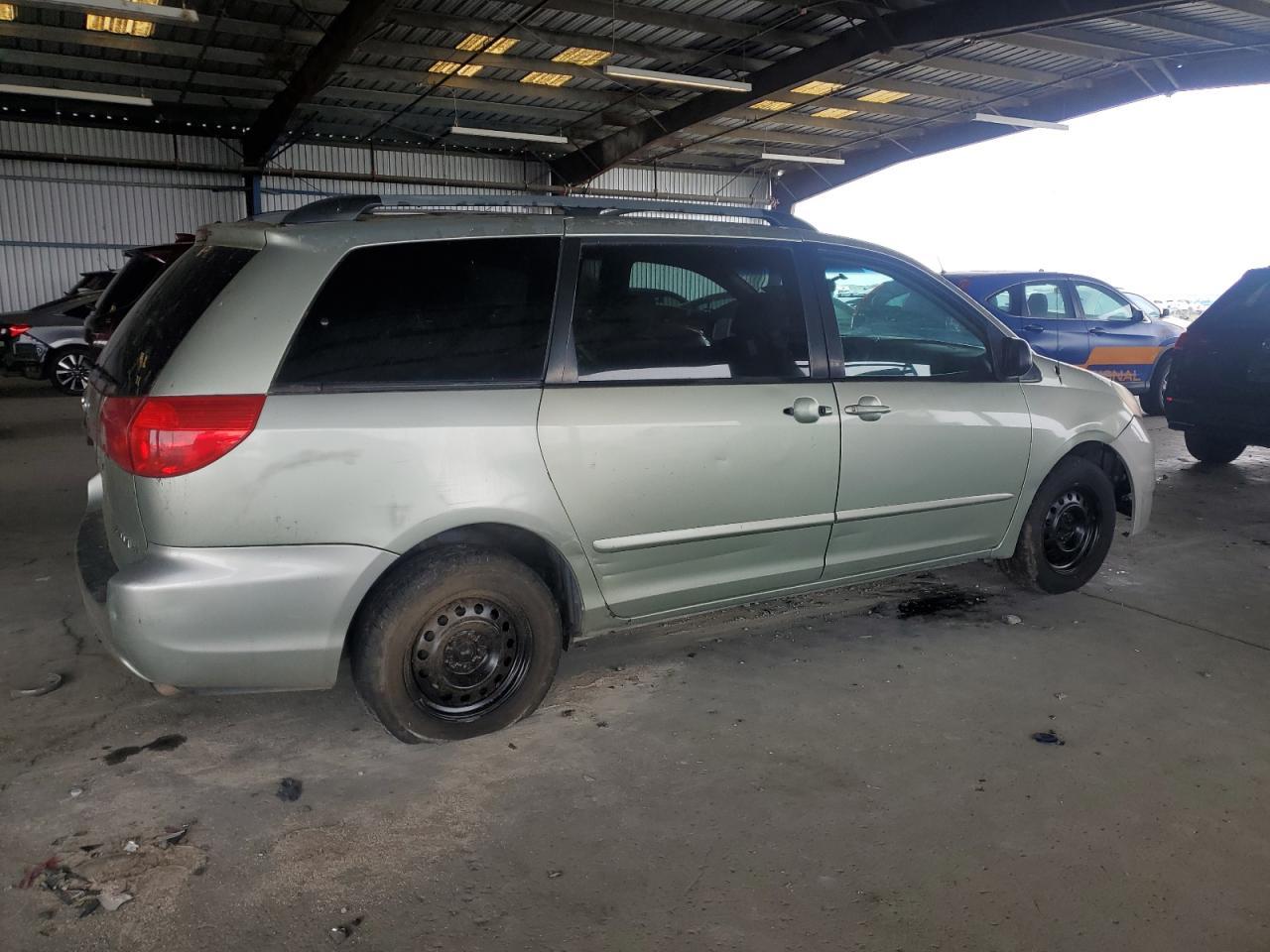 2006 TOYOTA SIENNA