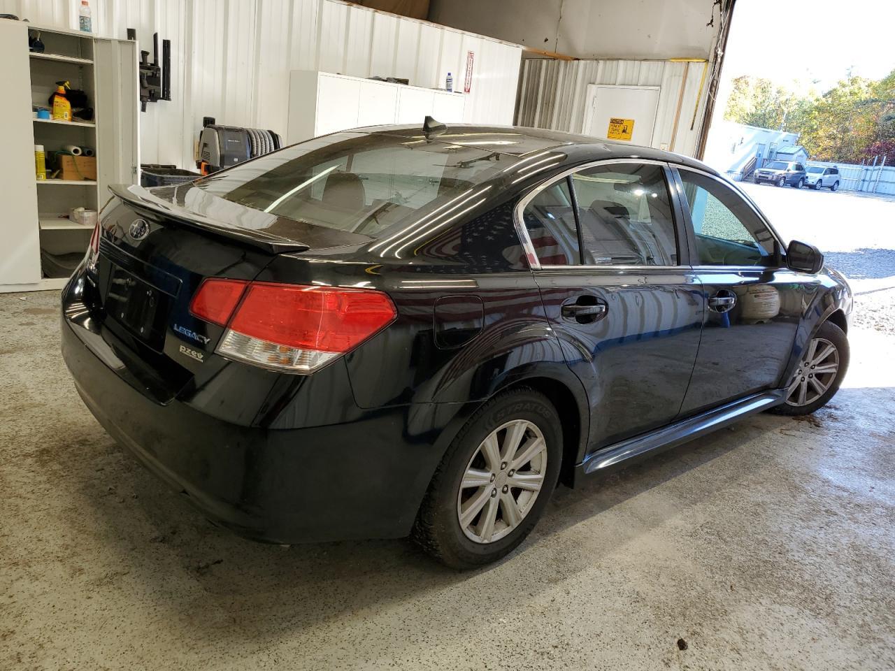2011 SUBARU Legacy