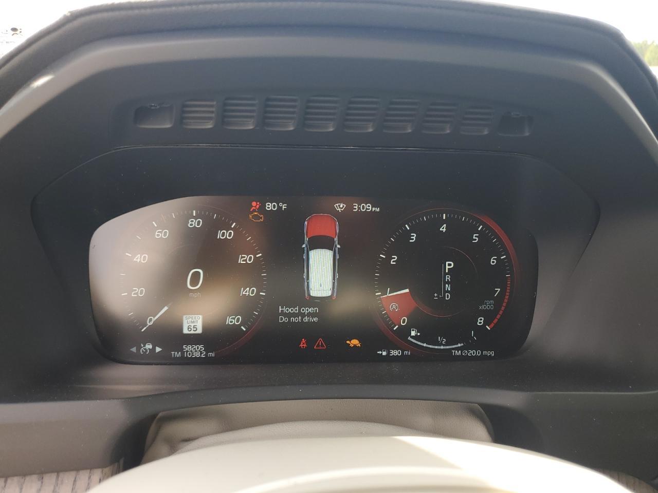 2022 VOLVO XC90