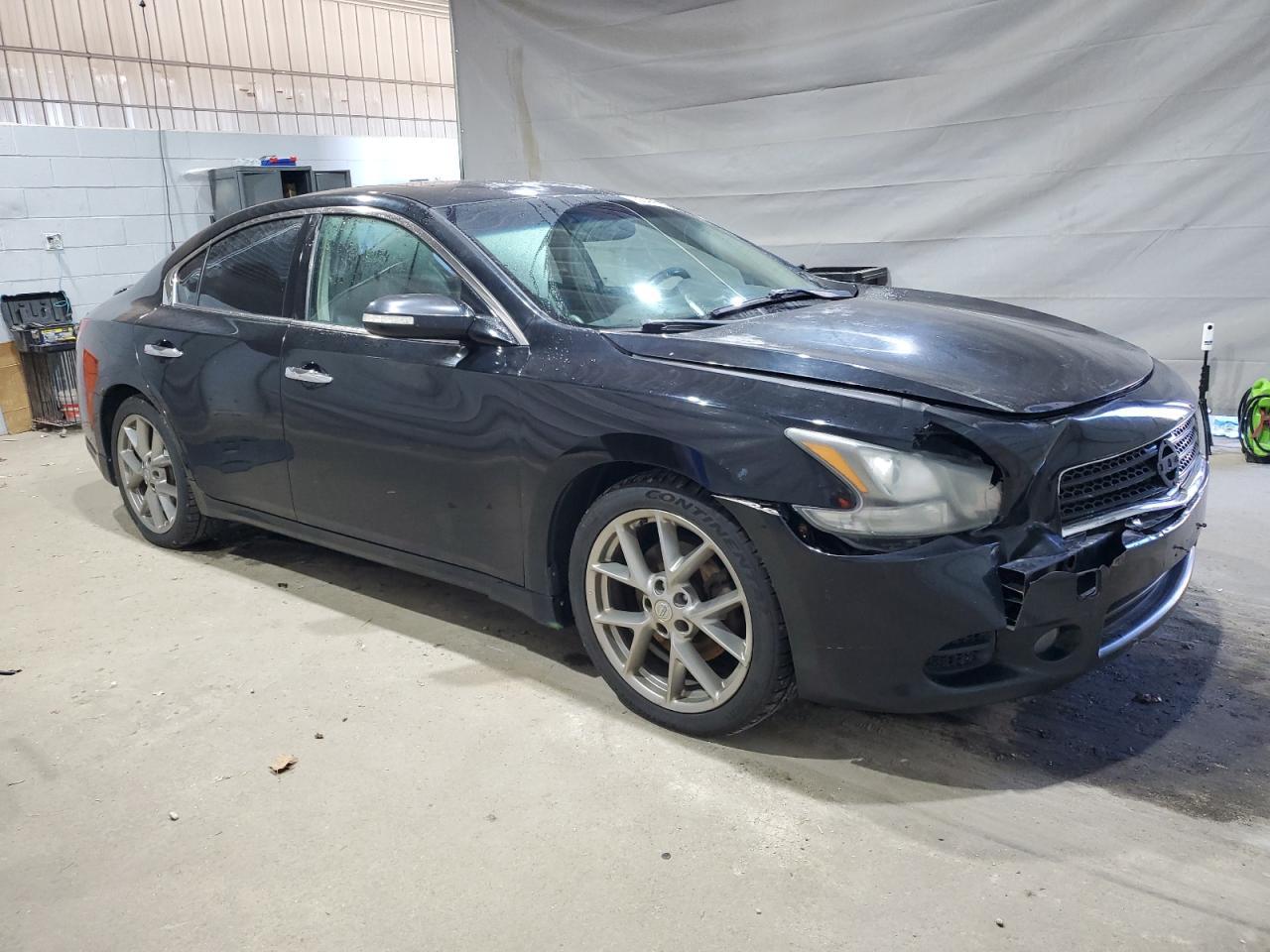 2011 NISSAN Maxima
