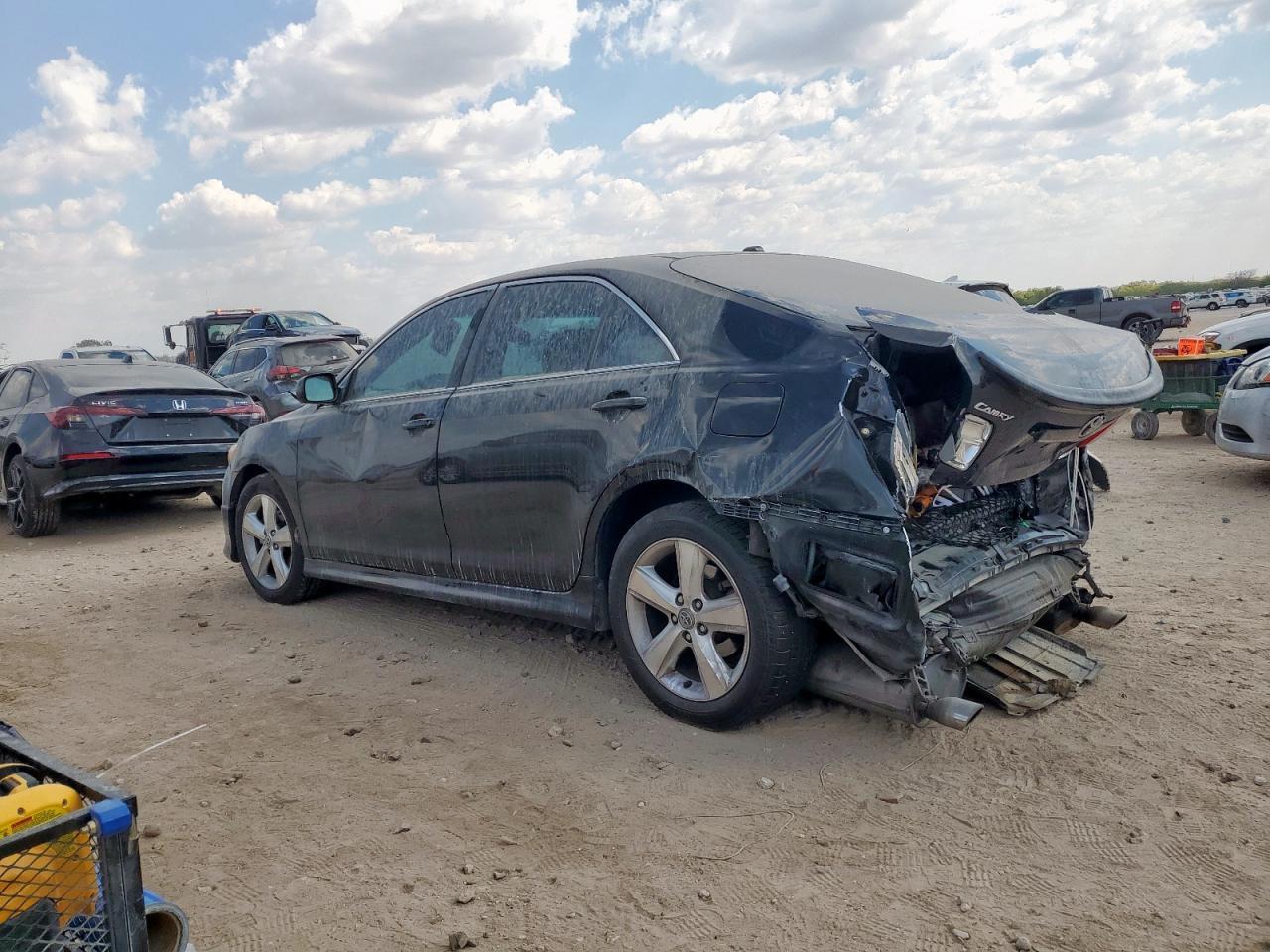 2011 TOYOTA CAMRY