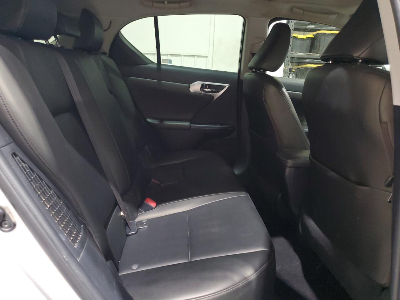 2013 LEXUS CT 200