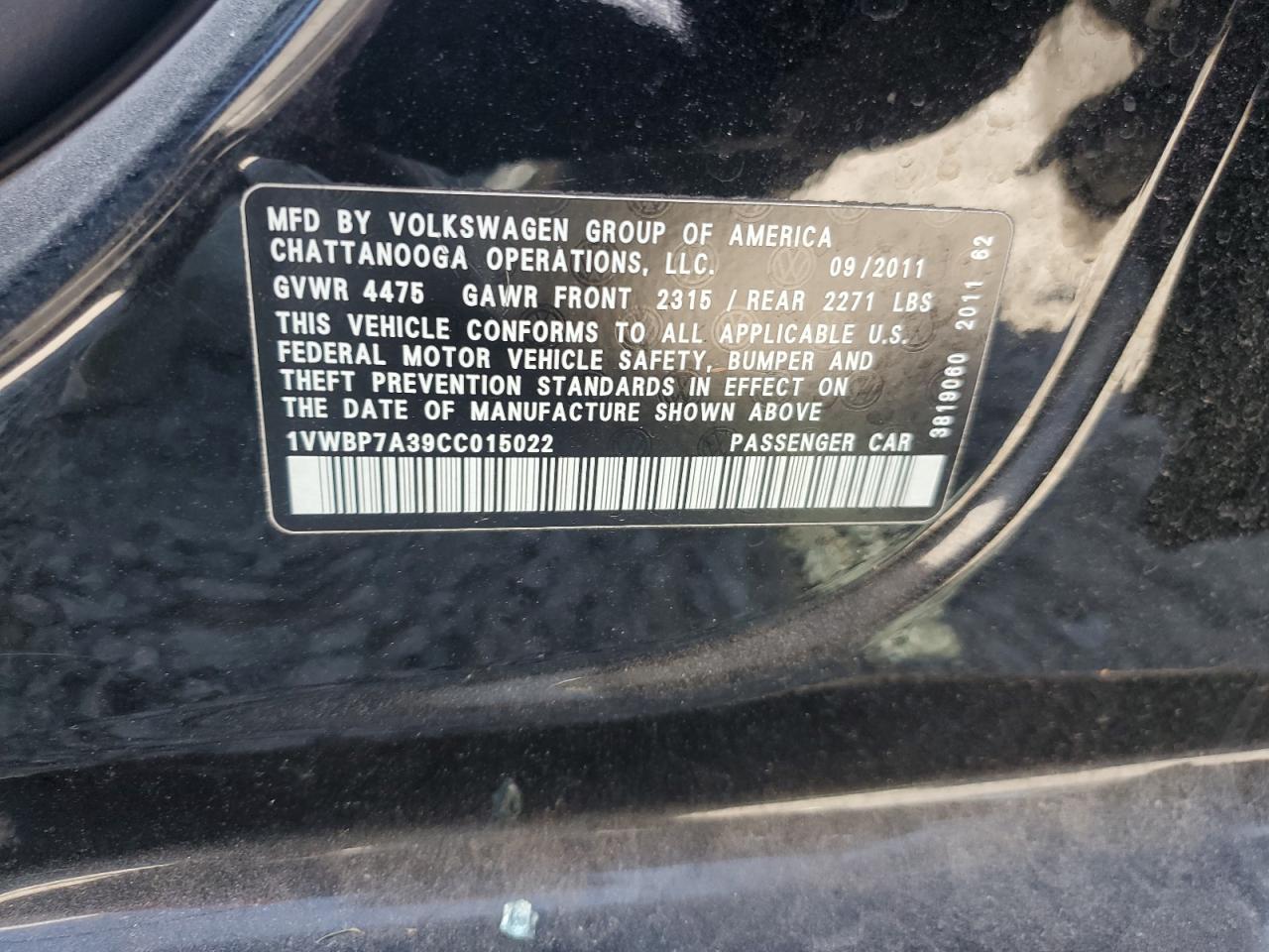 2012 VOLKSWAGEN Passat