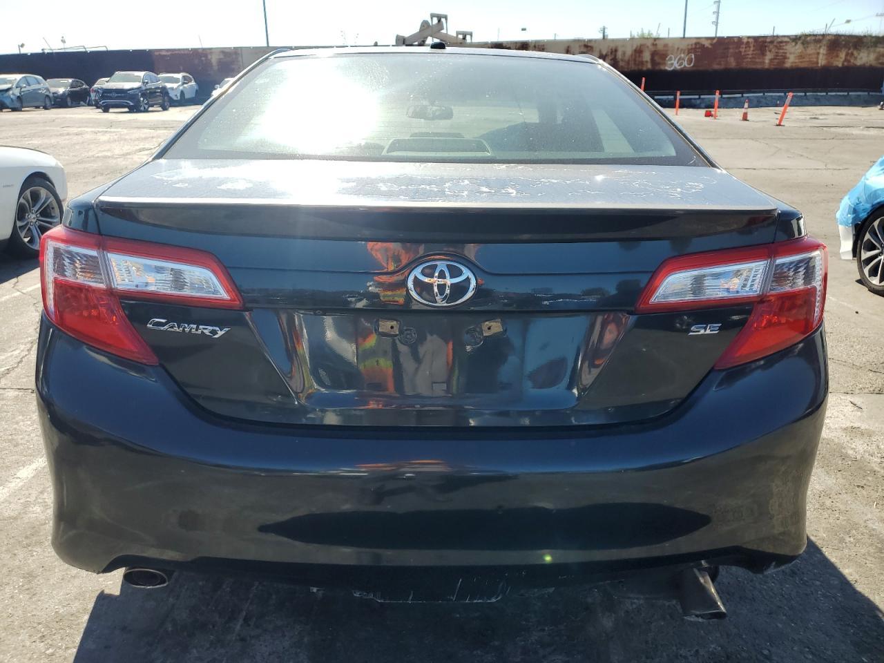 2014 TOYOTA CAMRY