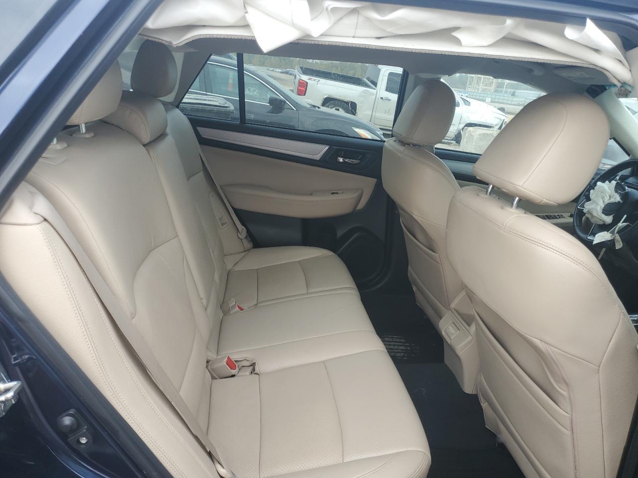 2018 SUBARU Outback