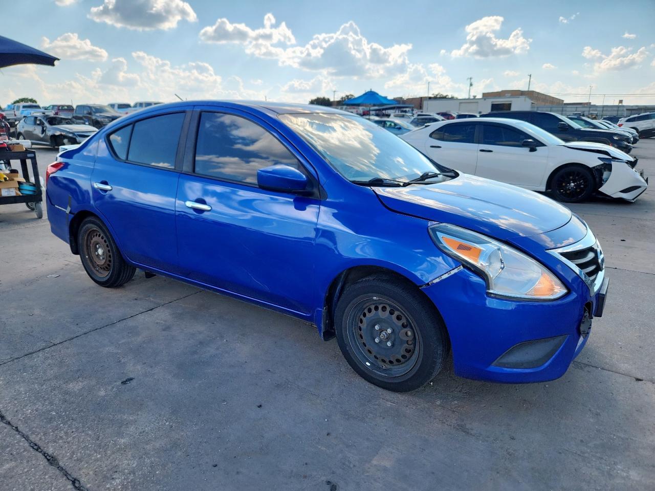 2015 NISSAN VERSA