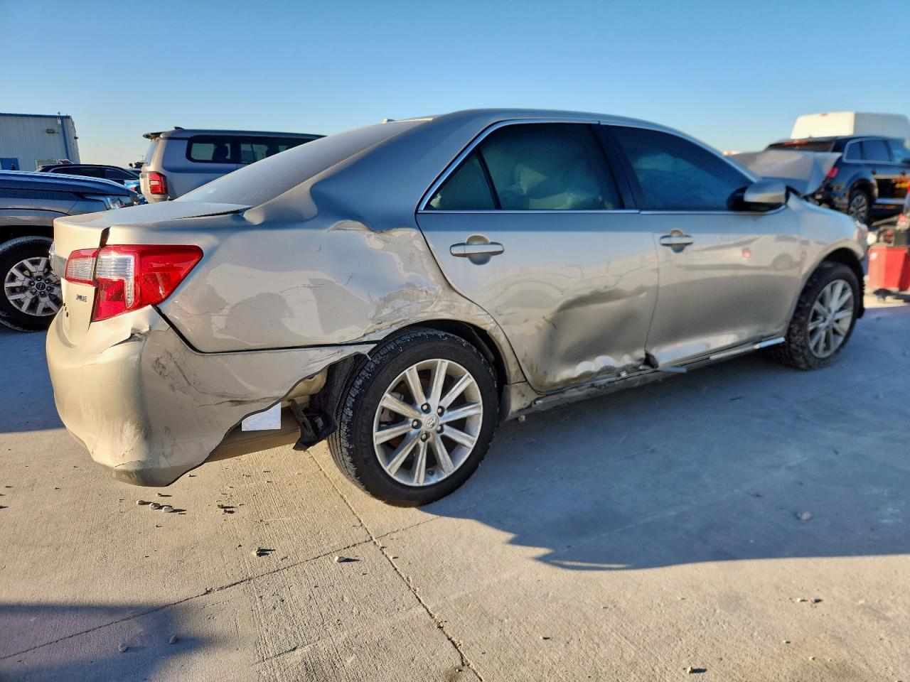 2014 TOYOTA CAMRY