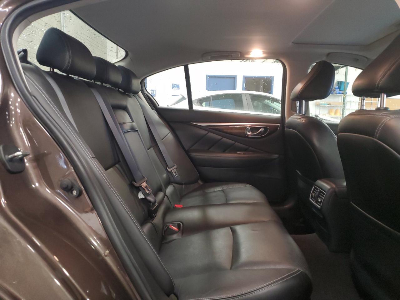 2015 INFINITI Q50