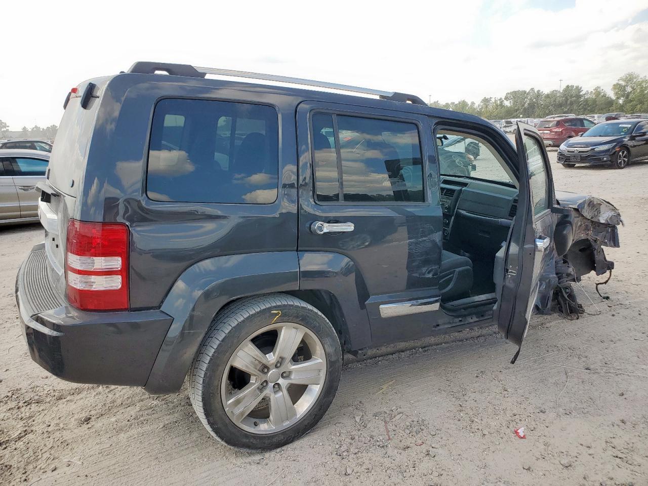 2011 JEEP Liberty