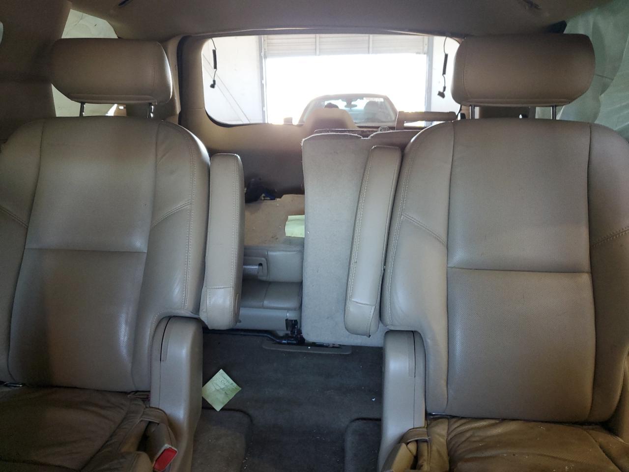 2010 CADILLAC ESCALADE