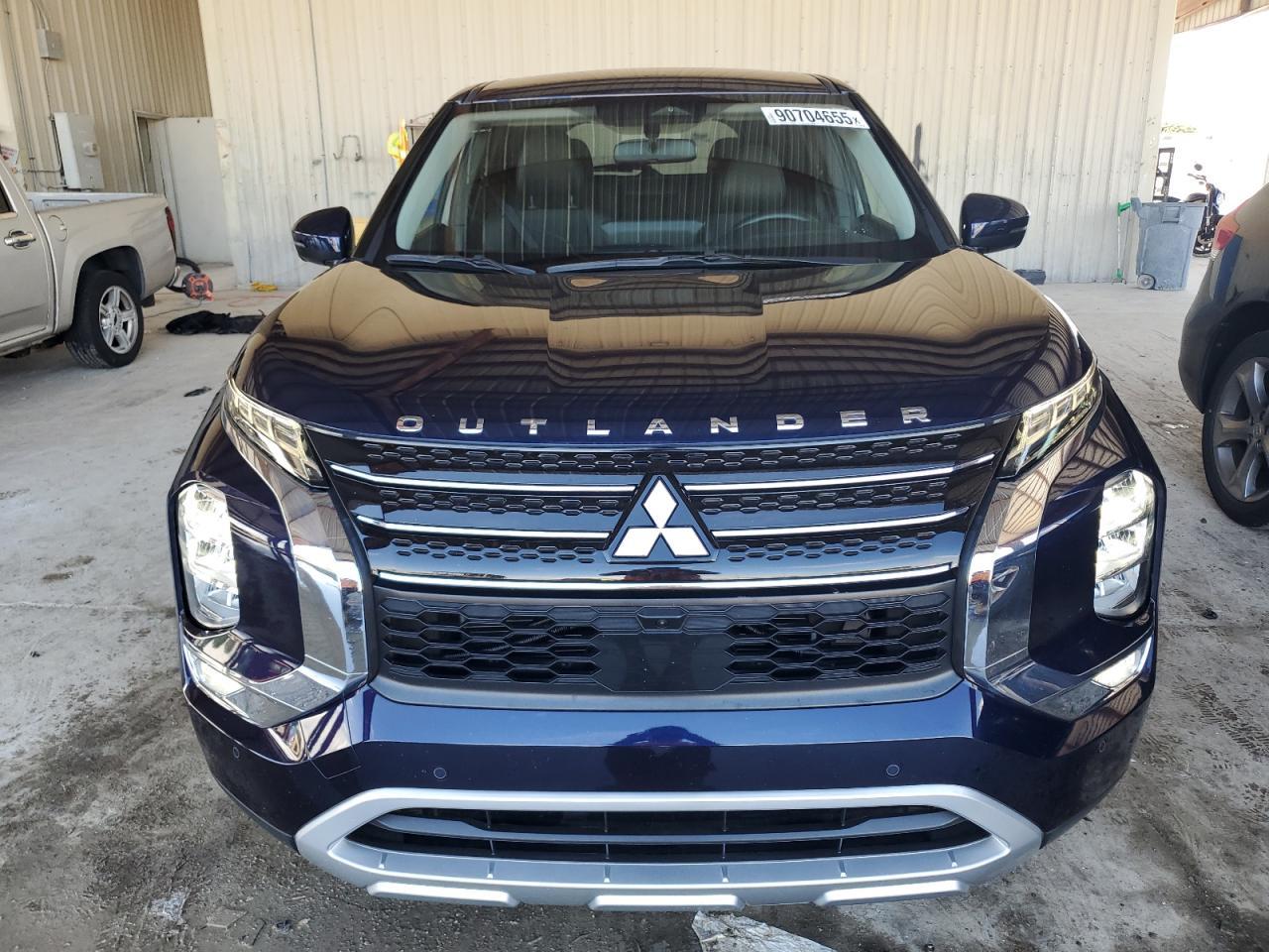 2023 MITSUBISHI outlander