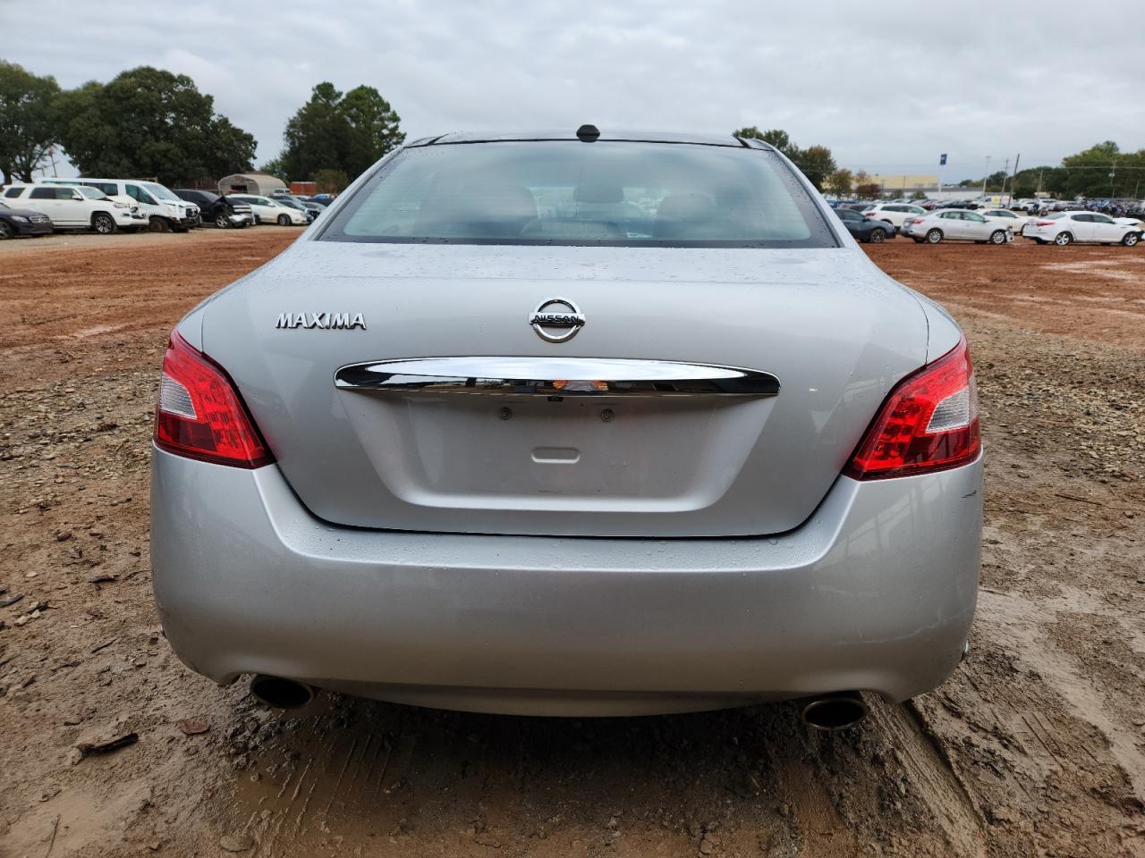 2011 NISSAN Maxima