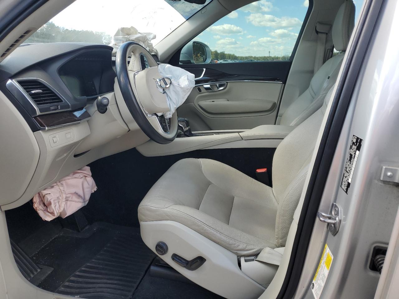 2019 VOLVO XC90