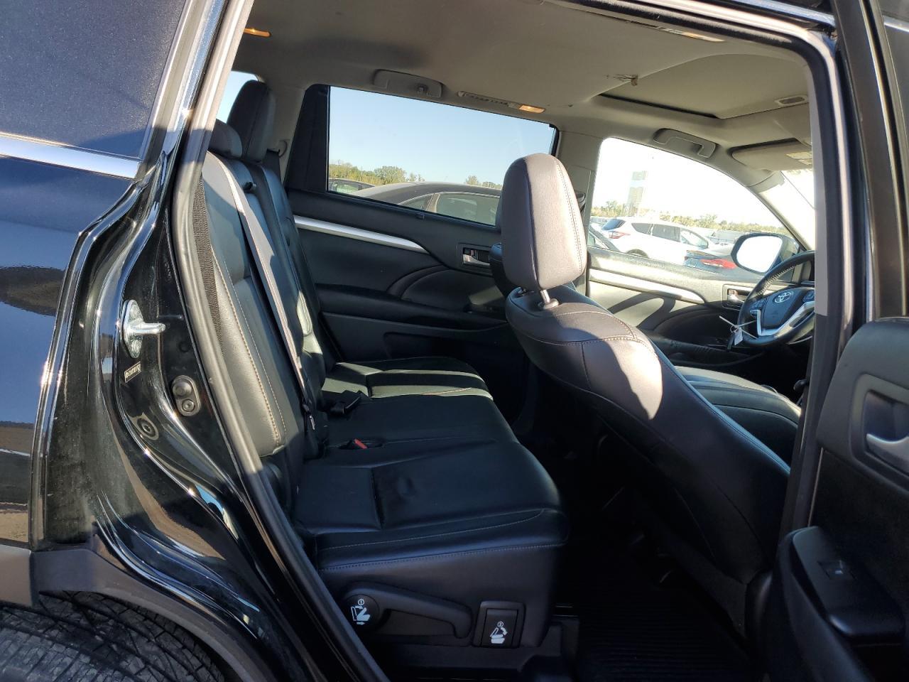 2014 TOYOTA HIGHLANDER