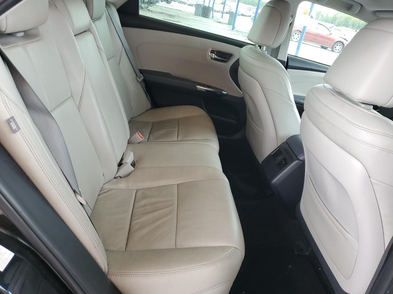2013 TOYOTA Avalon