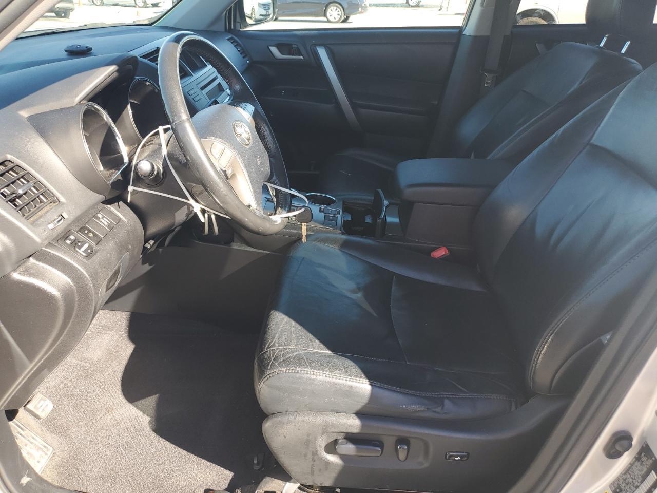 2010 TOYOTA HIGHLANDER