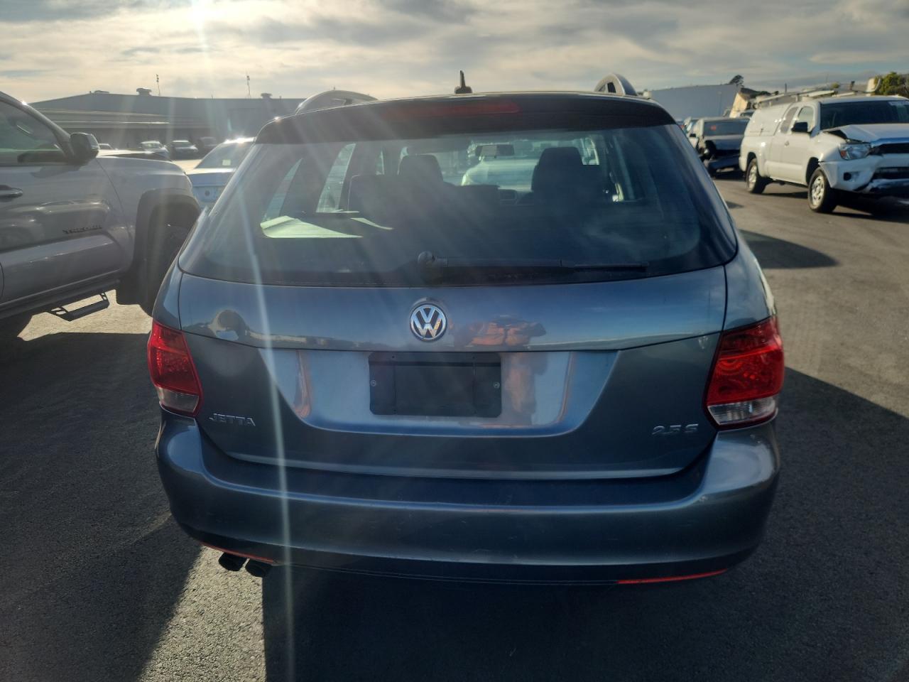 2011 VOLKSWAGEN JETTA