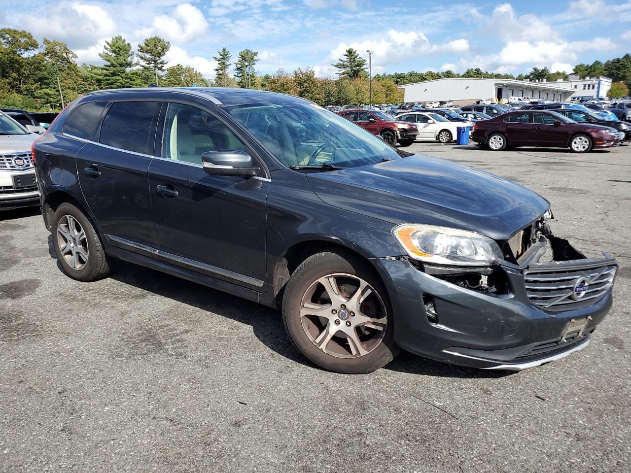 2015 VOLVO XC60