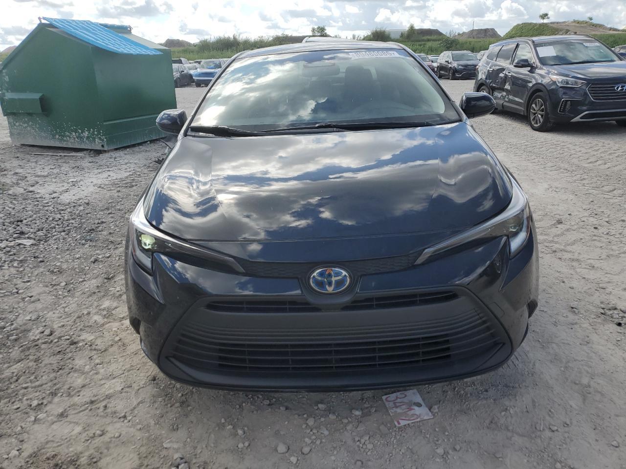 2024 TOYOTA COROLLA
