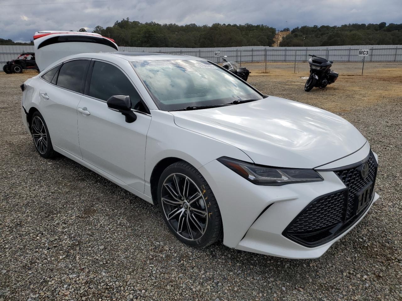 2020 TOYOTA Avalon