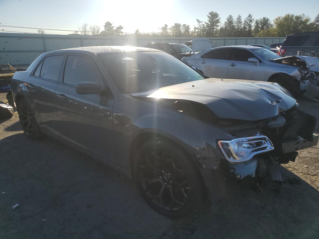 2019 CHRYSLER 300