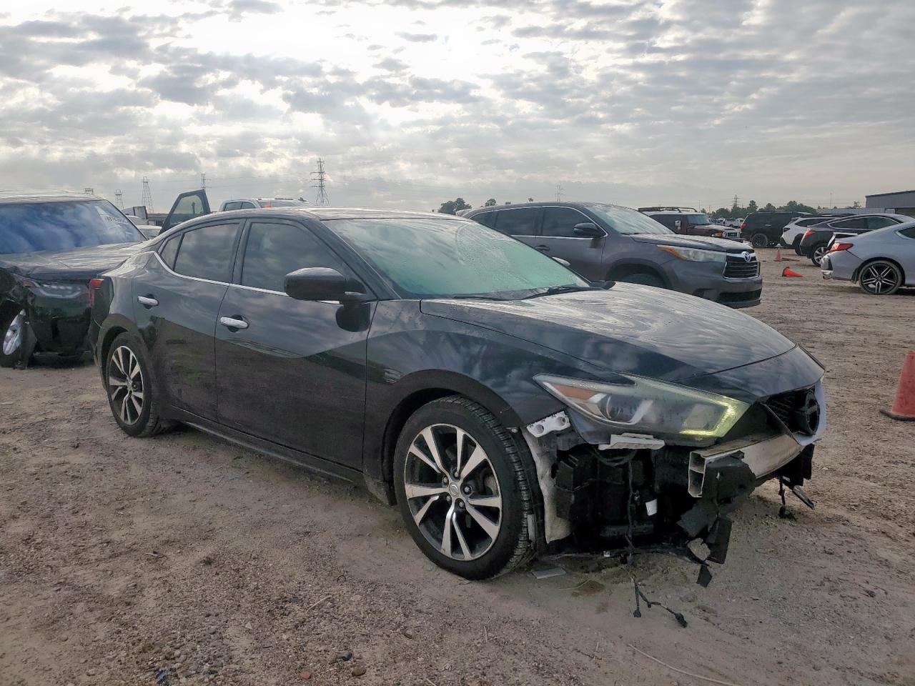 2017 NISSAN Maxima