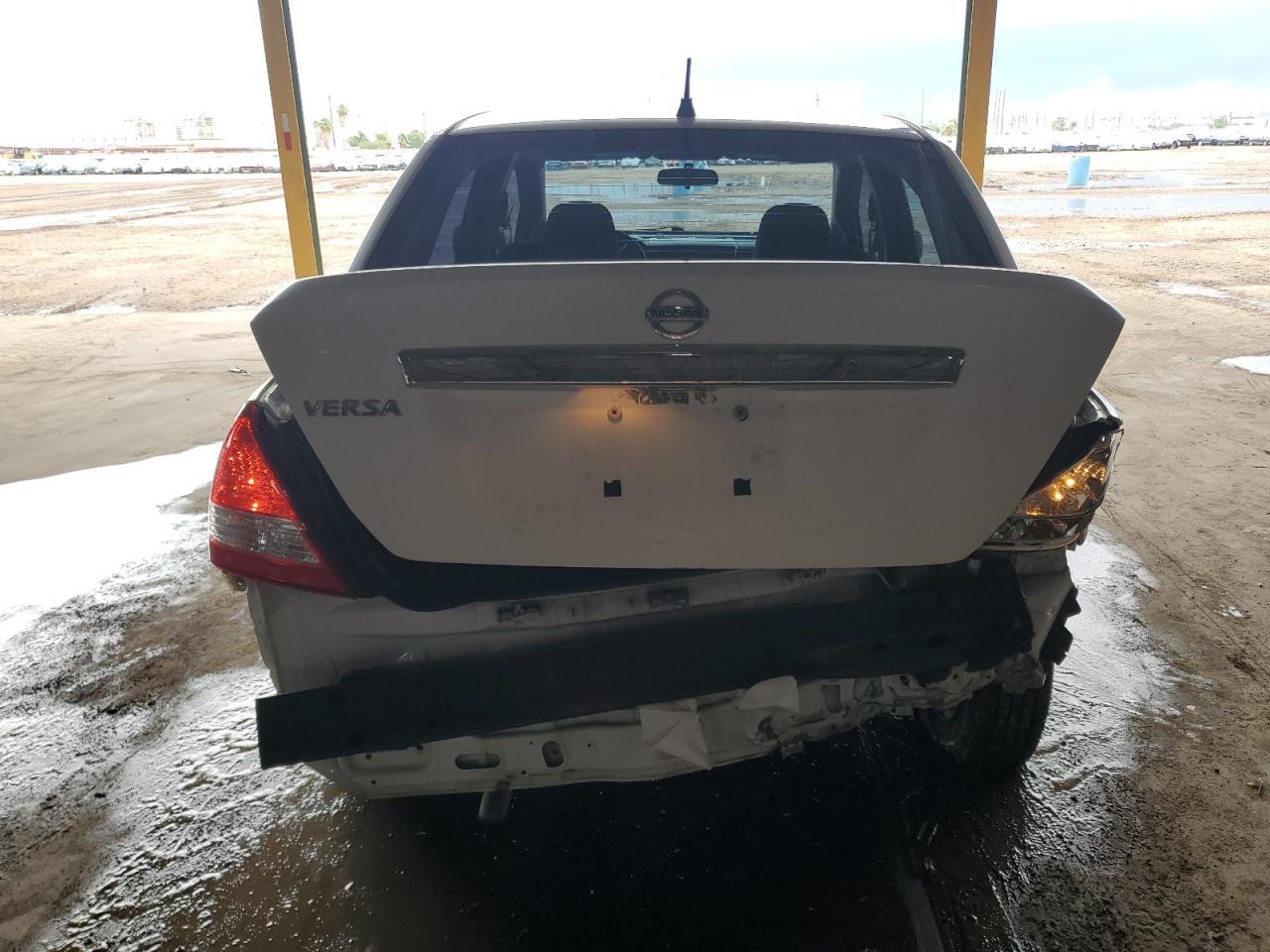 2011 NISSAN VERSA