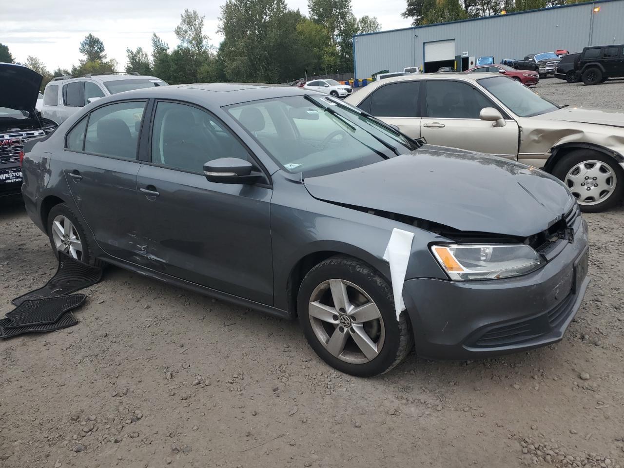 2011 VOLKSWAGEN JETTA