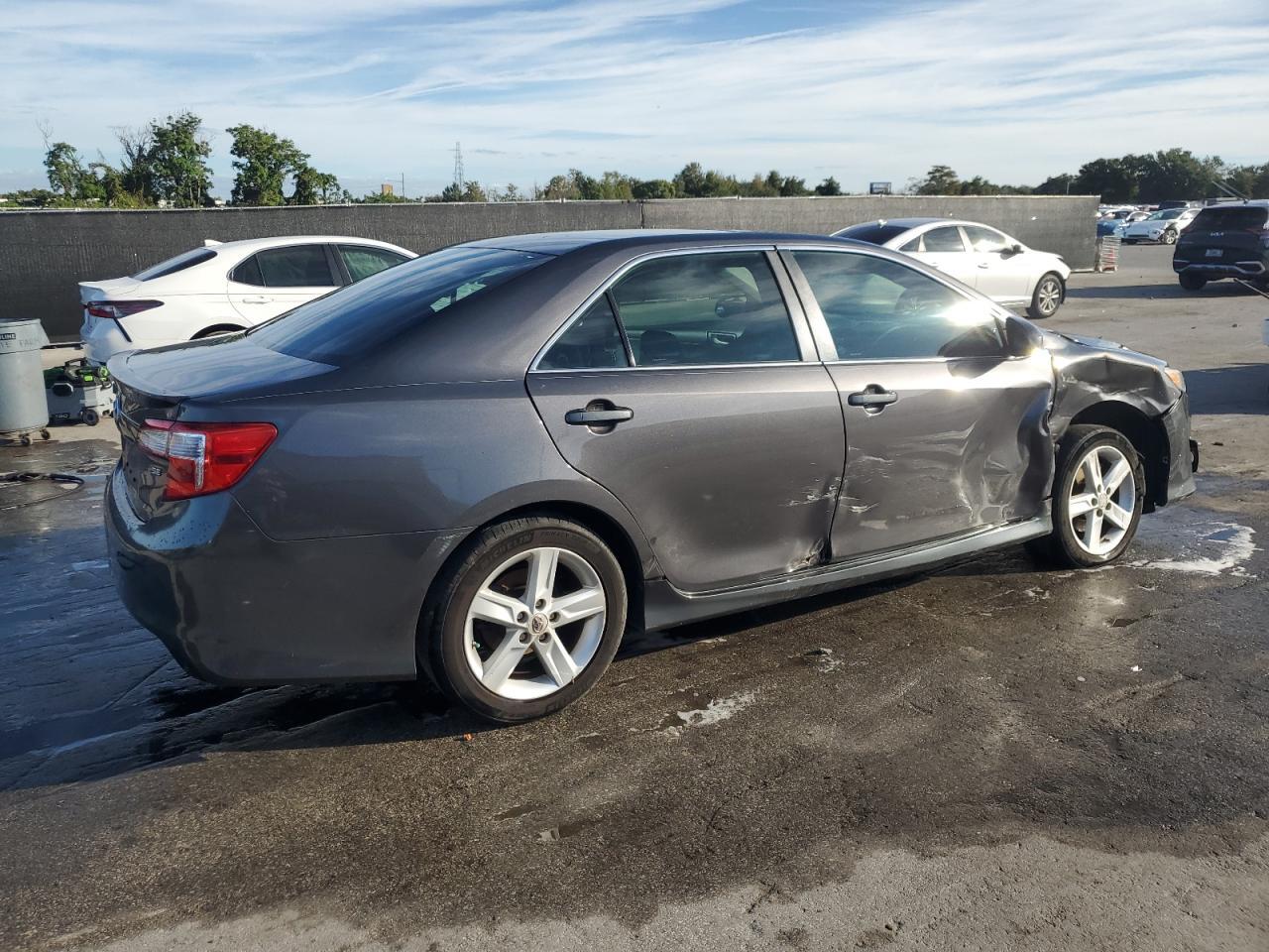 2013 TOYOTA CAMRY
