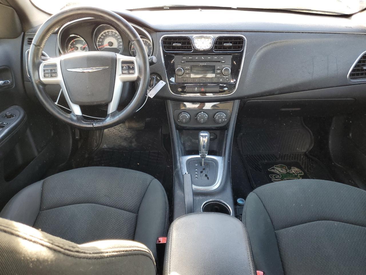 2011 CHRYSLER 200