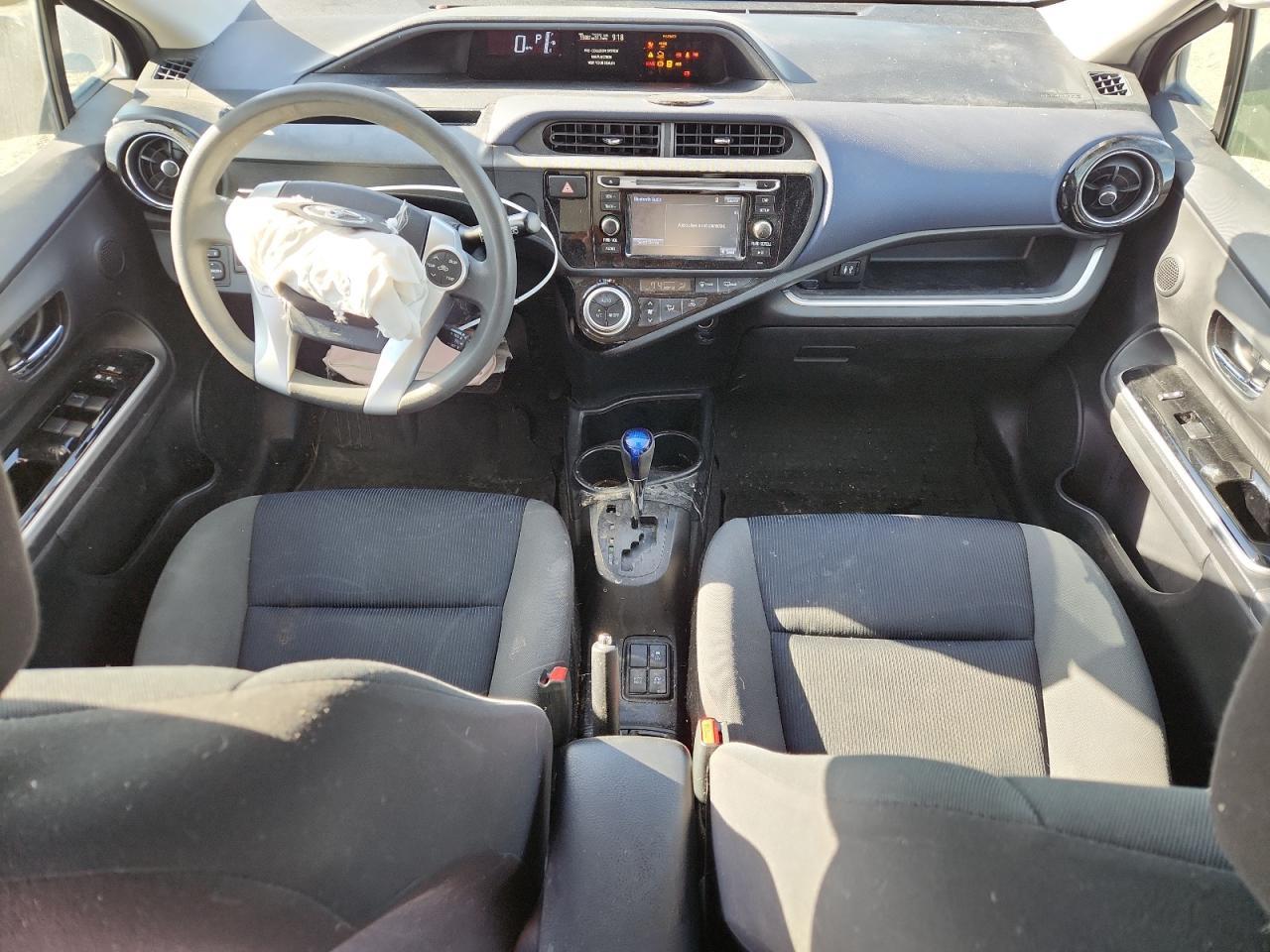 2017 TOYOTA Prius c