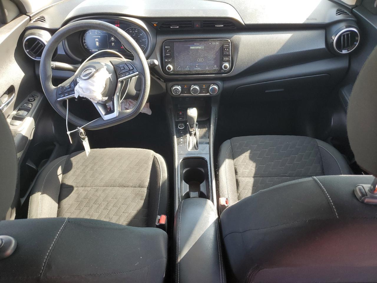 2024 NISSAN KICKS