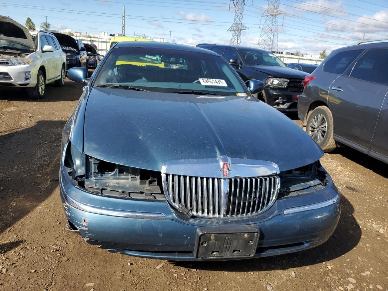 2001 LINCOLN Town Car