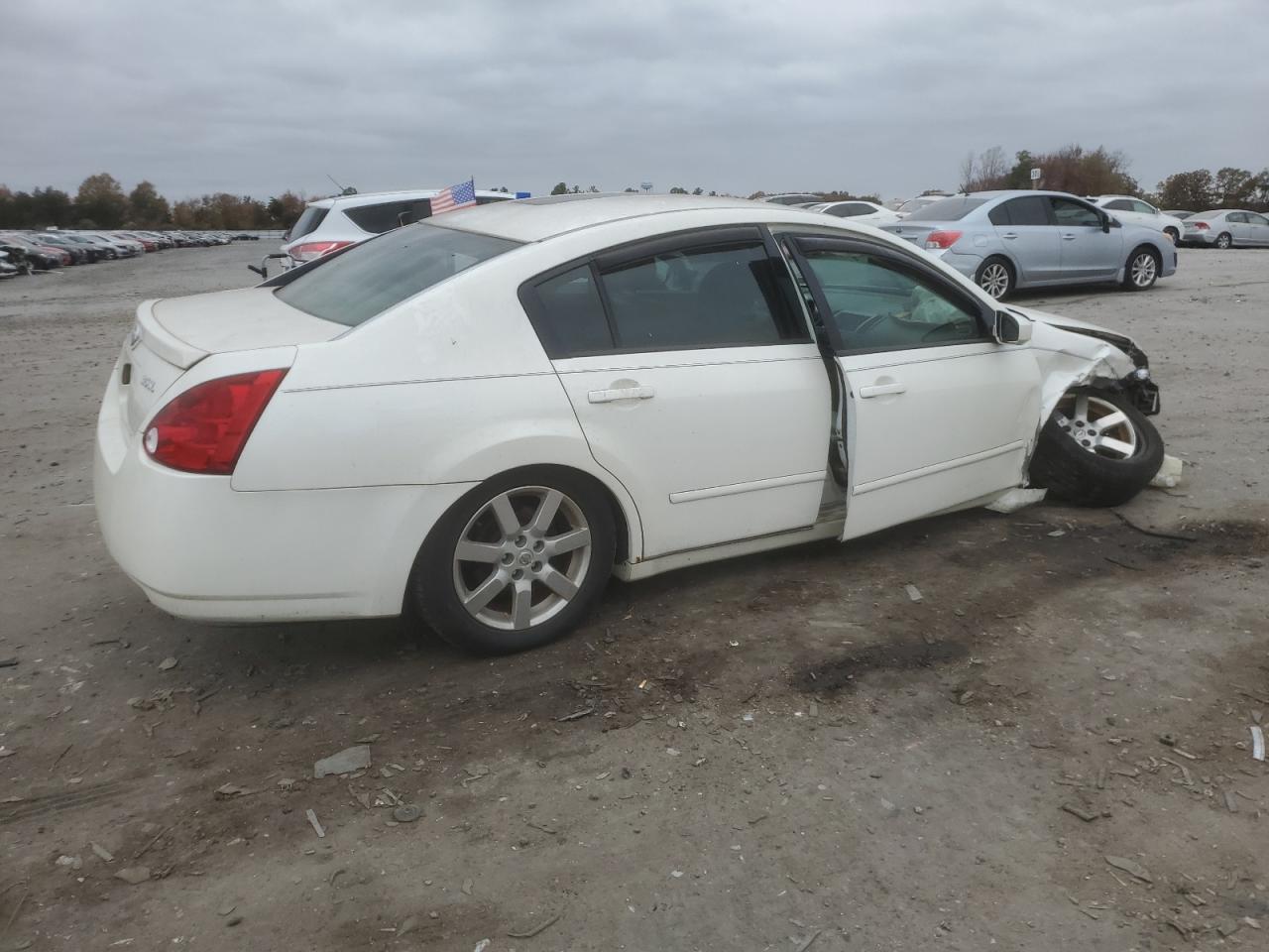 2004 NISSAN Maxima