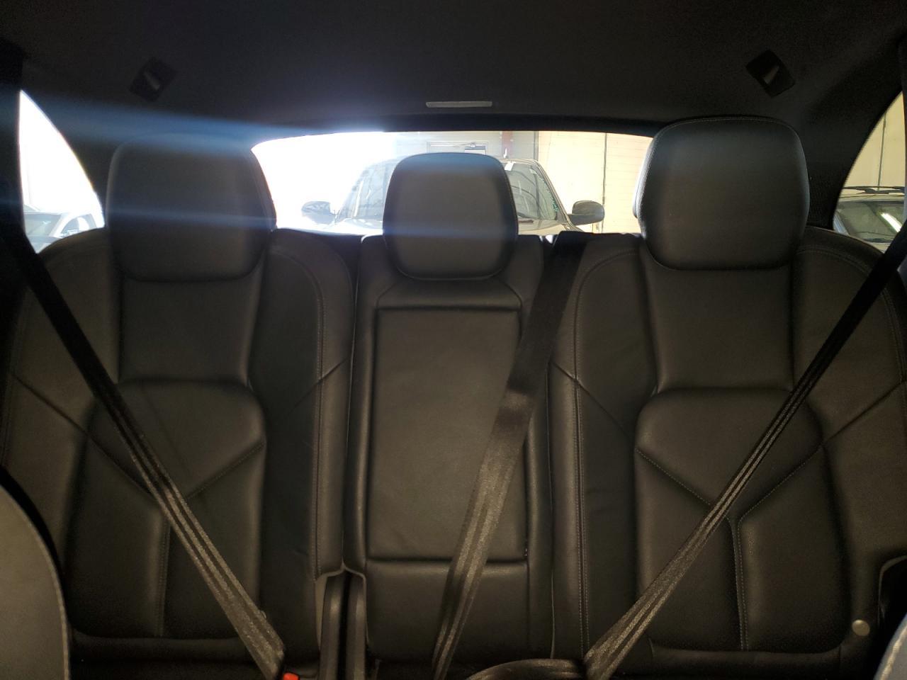 2011 PORSCHE CAYENNE