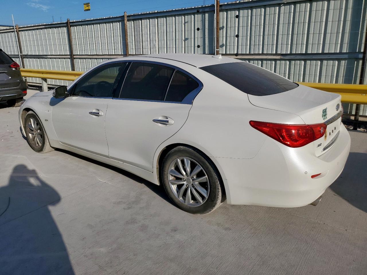 2016 INFINITI Q50