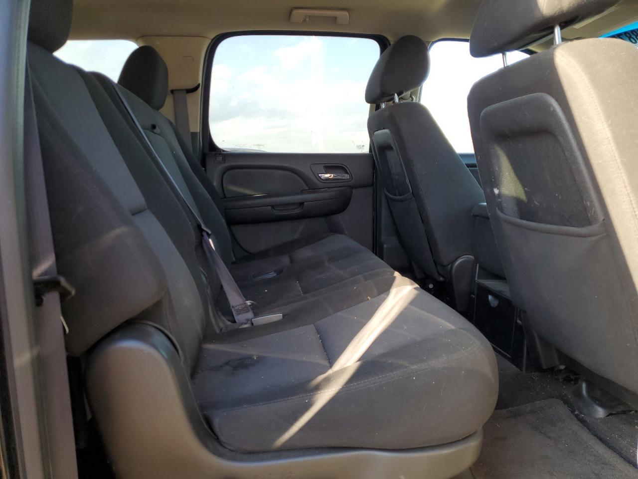 2011 CHEVROLET Suburban