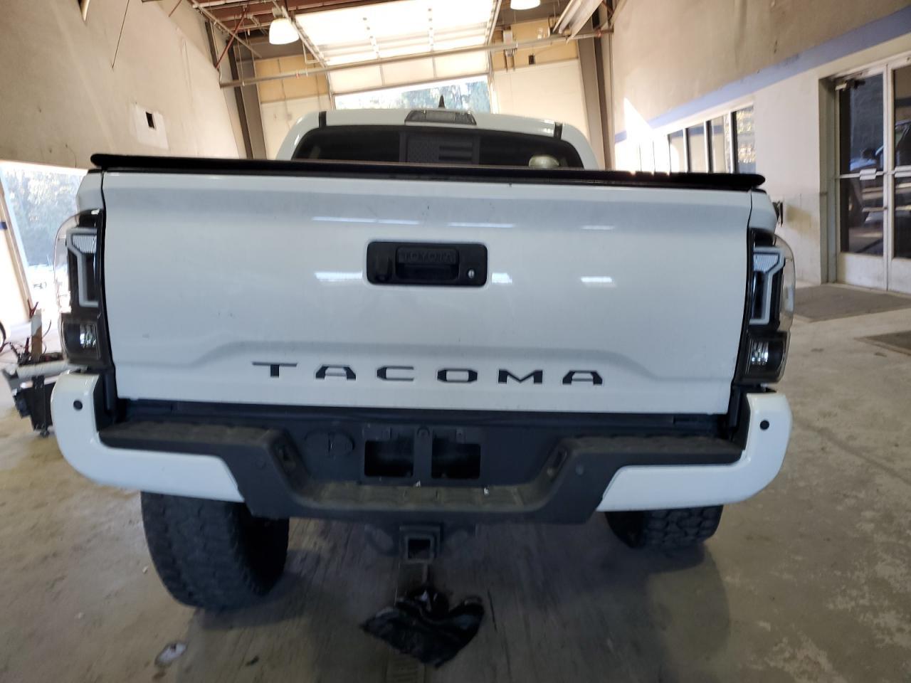 2016 TOYOTA TACOMA