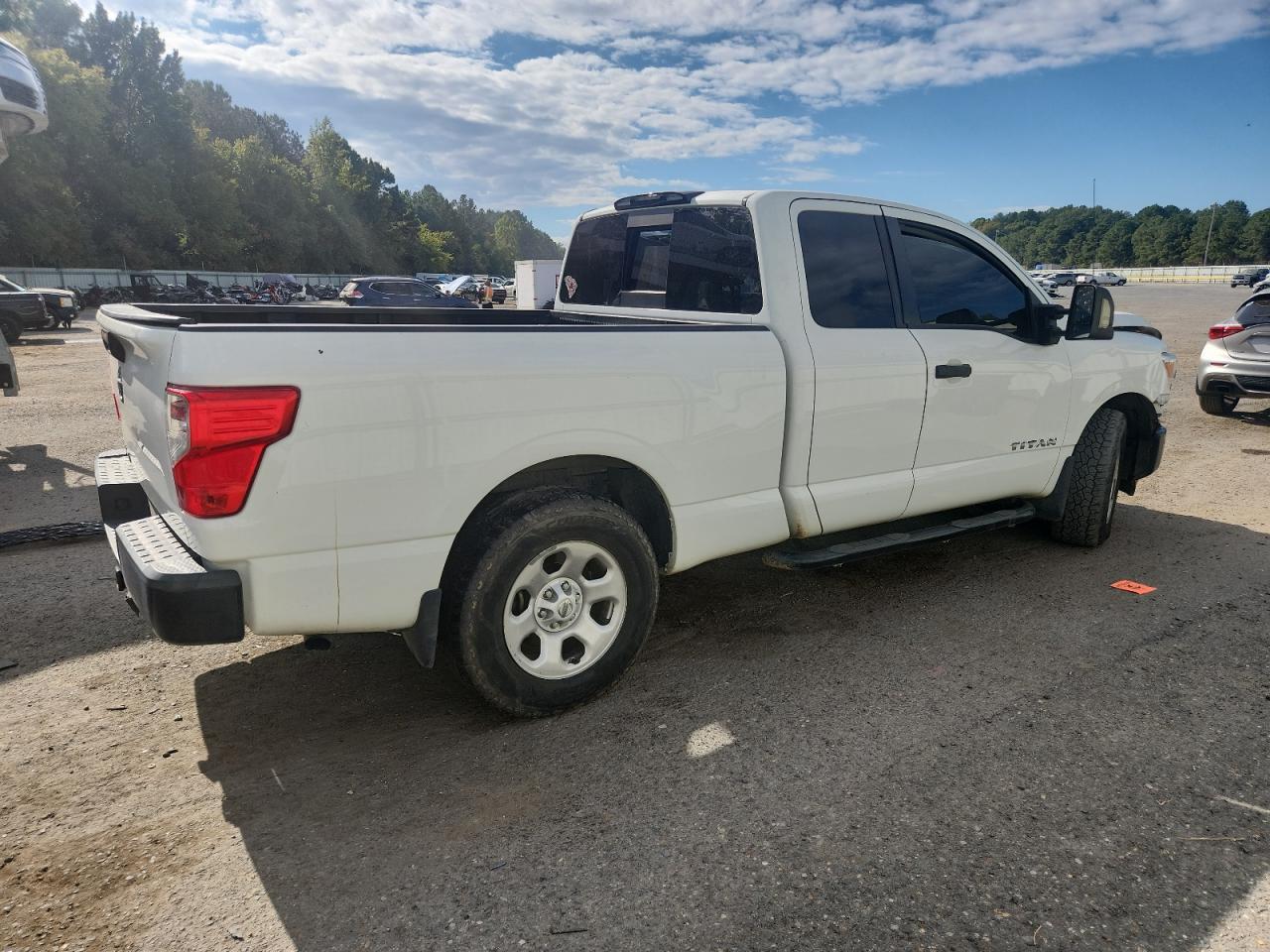 2017 NISSAN Titan