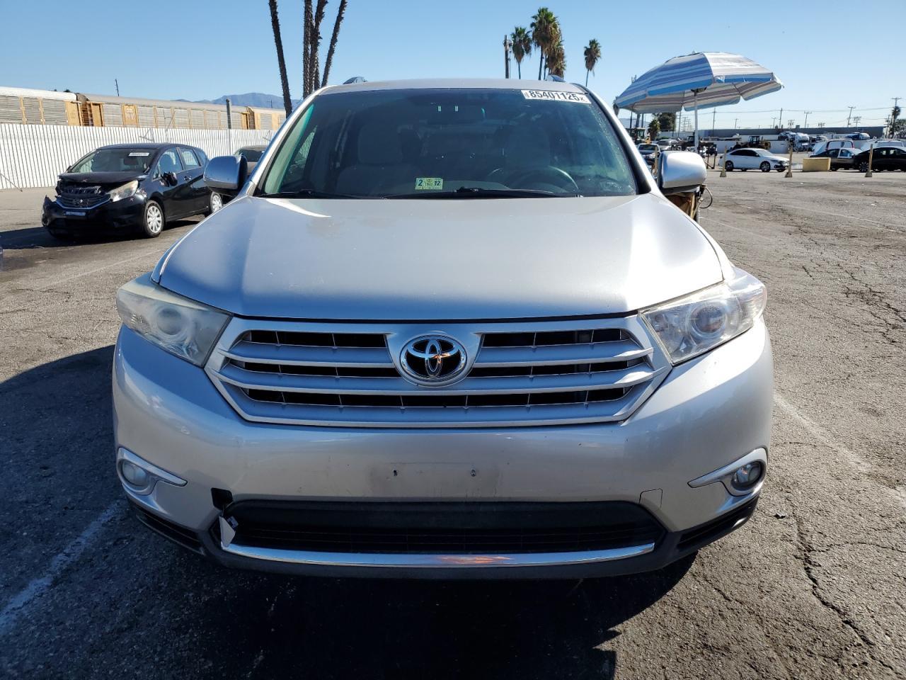 2011 TOYOTA HIGHLANDER